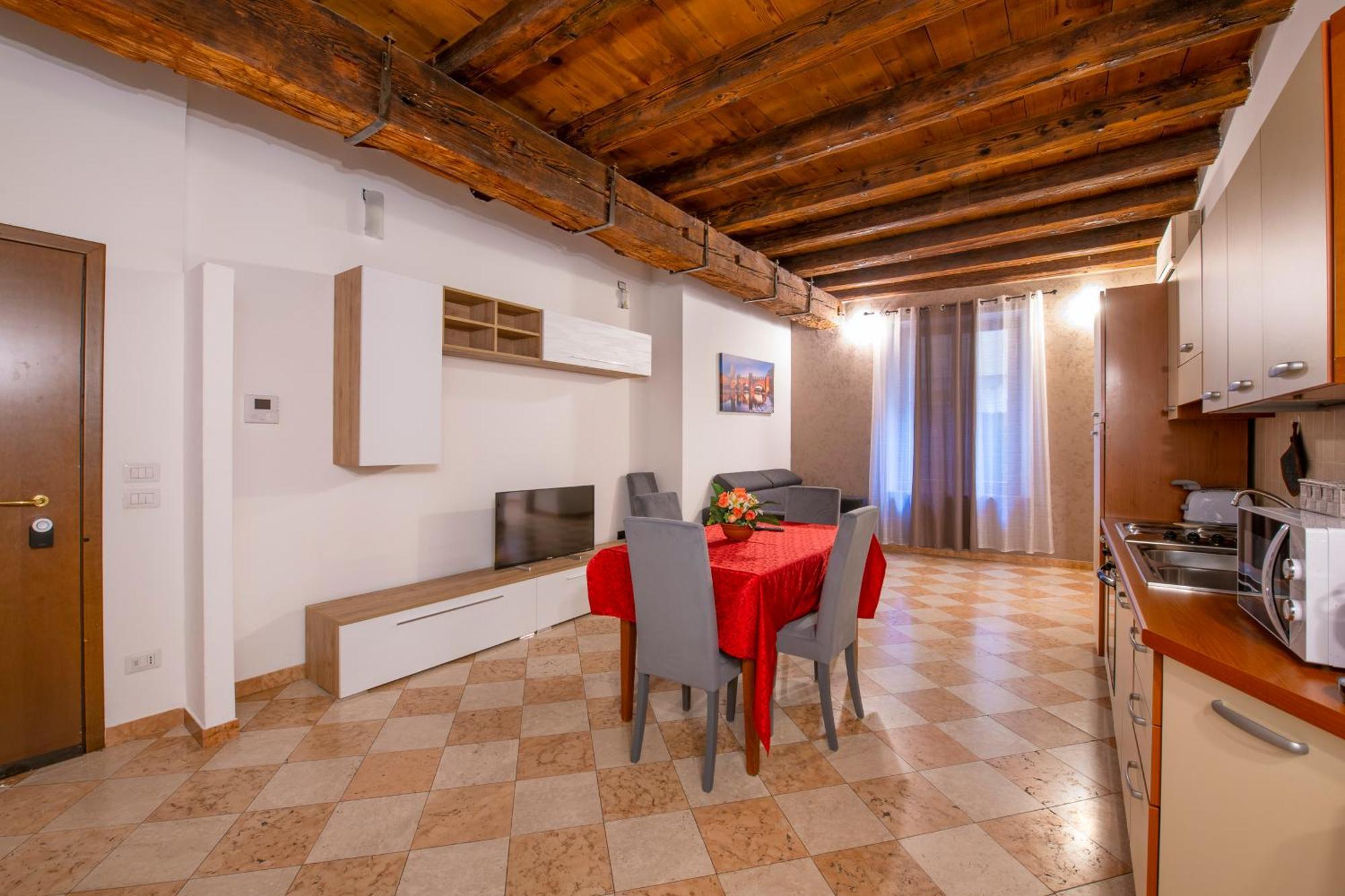 Palace Home Mazzini Verona Center Exteriér fotografie