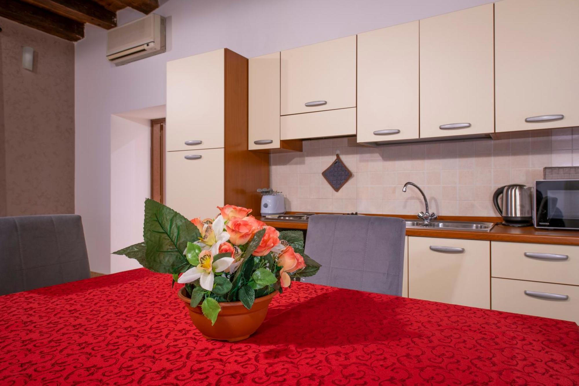 Palace Home Mazzini Verona Center Exteriér fotografie