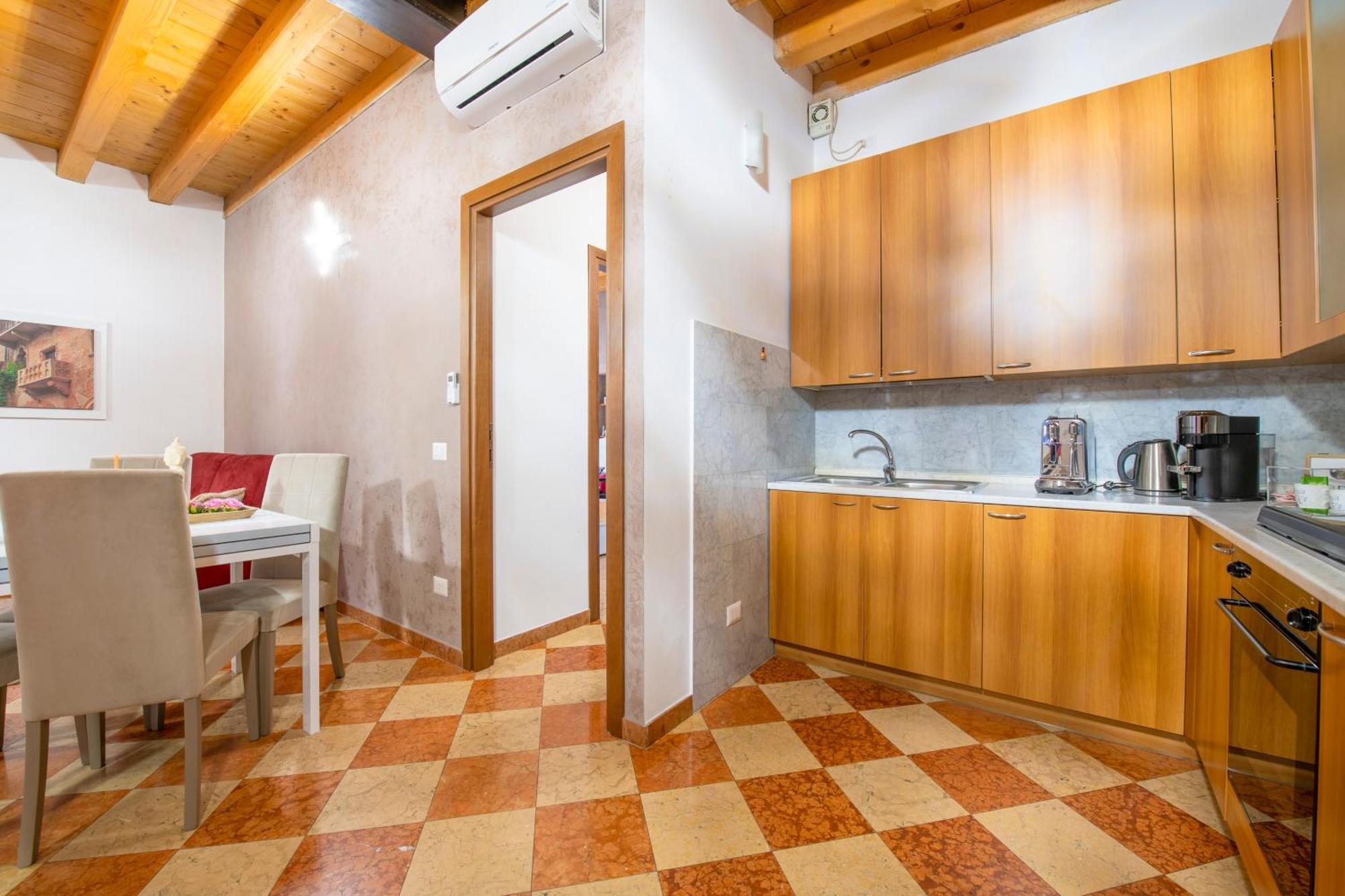 Palace Home Mazzini Verona Center Exteriér fotografie